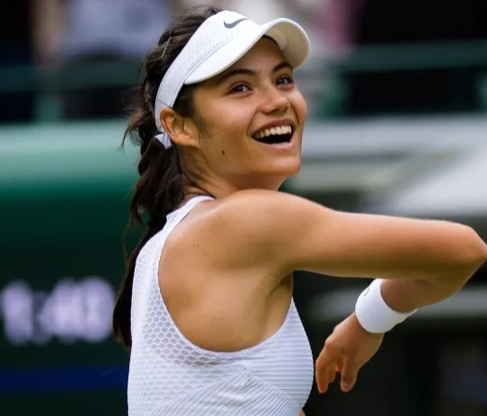 场上频繁出 场上频繁出